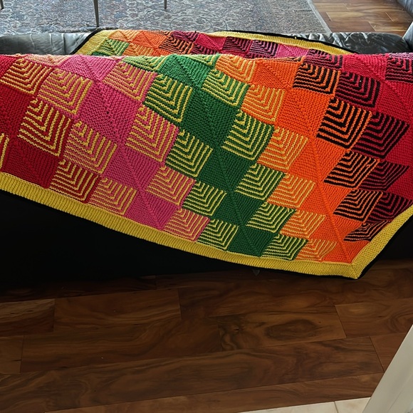 Handmade square blanket - Picture 3 of 7